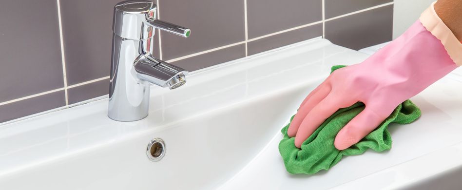 Toilette, Dusche & Co.: Wie oft sollten Sie das Bad putzen?
